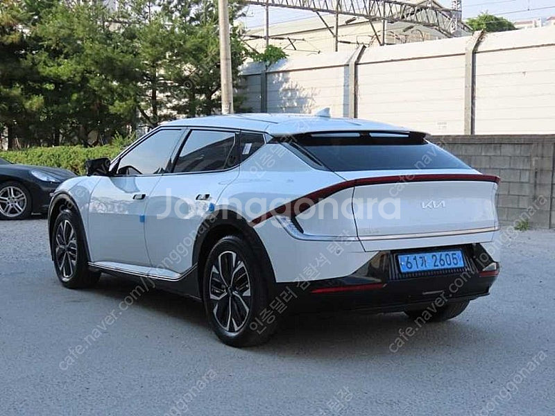 EV6 중고 EV6 중고차 흰색 2022년식 79,608km 롱레인지 어스 수원중고차--4